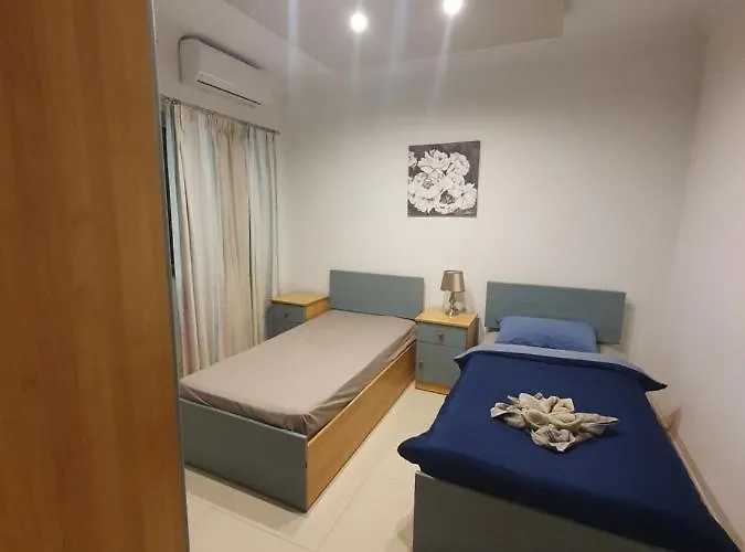 Savoy * St. Paul's Bay